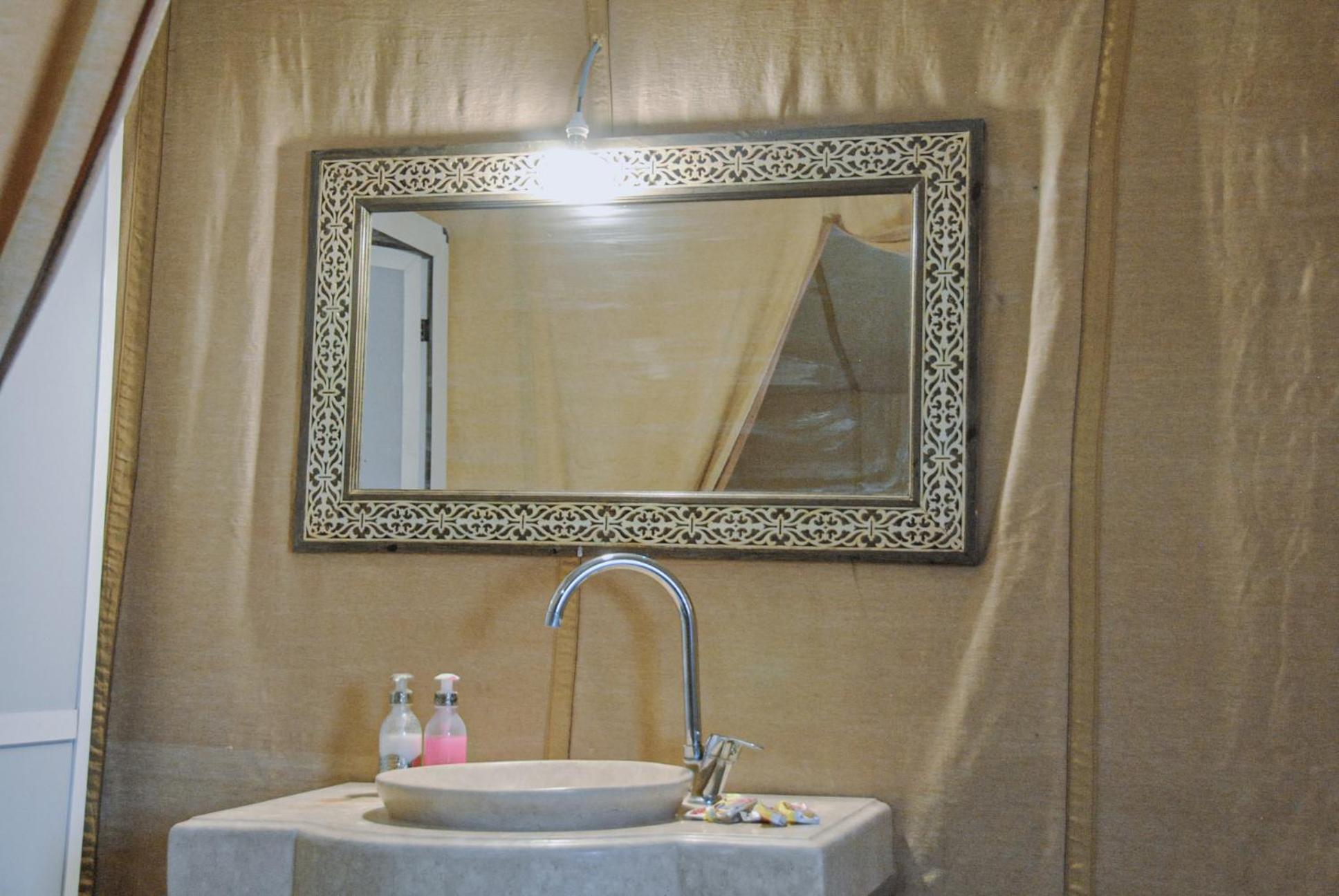 Camel Trips Luxury Camp Hotel Merzouga Bagian luar foto